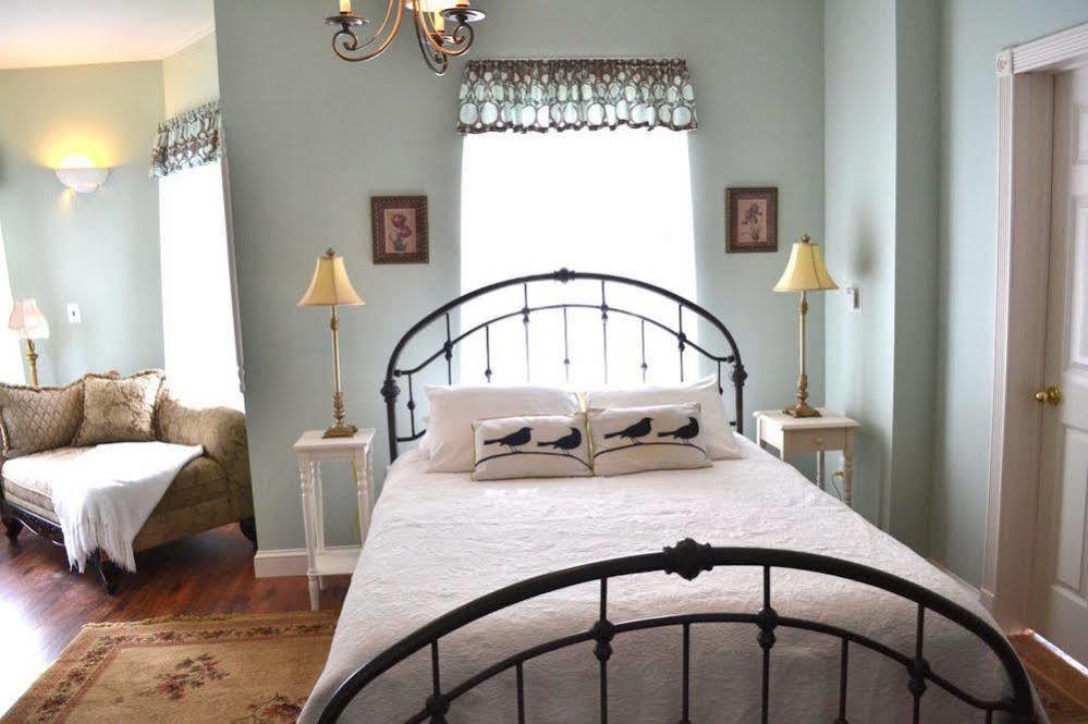The Bell House Inn Glens Falls Buitenkant foto