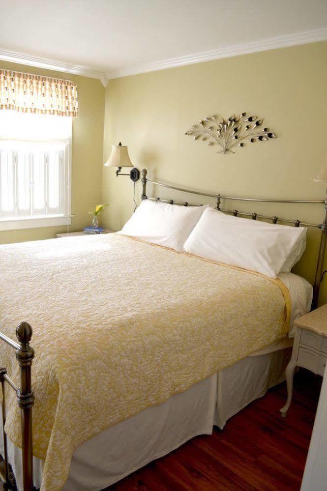 The Bell House Inn Glens Falls Buitenkant foto