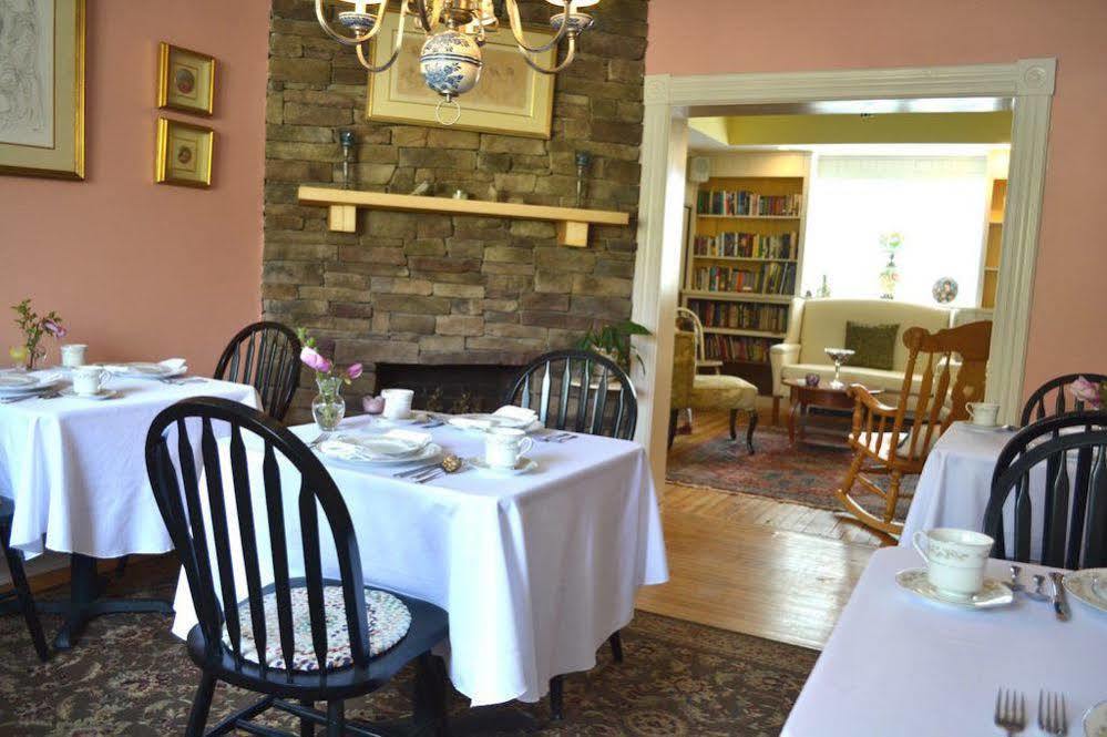 The Bell House Inn Glens Falls Buitenkant foto