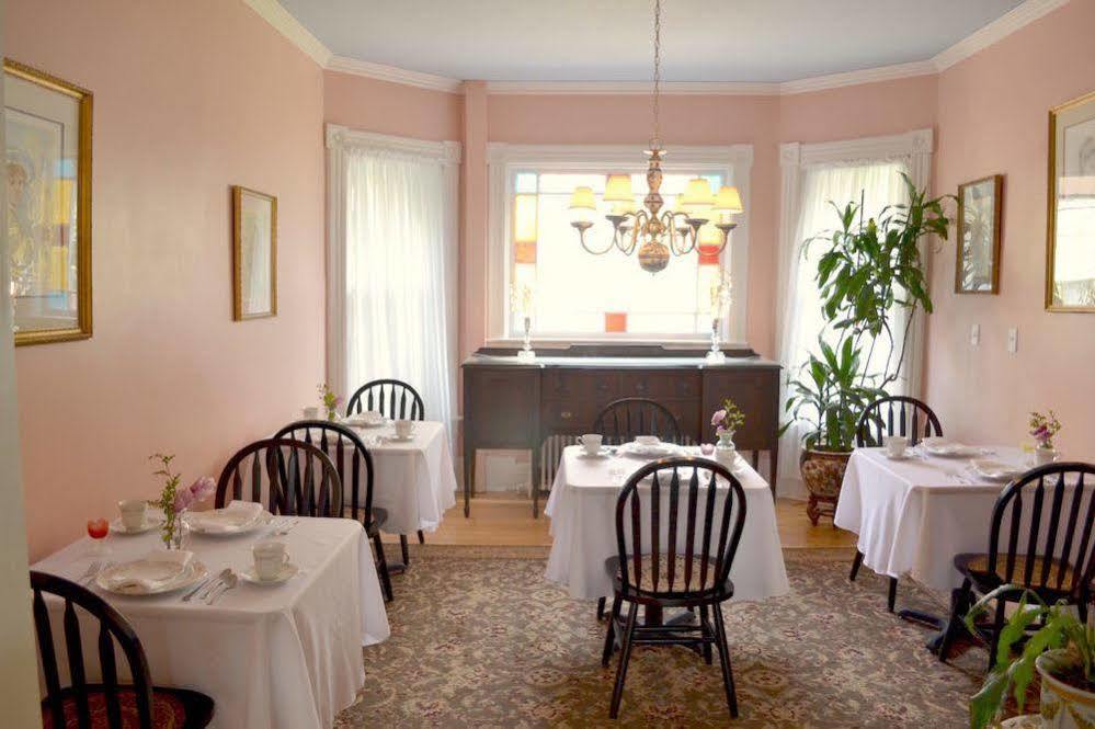 The Bell House Inn Glens Falls Buitenkant foto